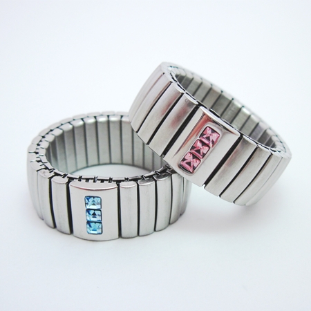 Wide Stainless Steel Stretch 3-Crystal Ring - Click Image to Close